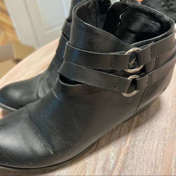 🦋2/$15🦋 Black Moto Booties - Picture 3 of 5